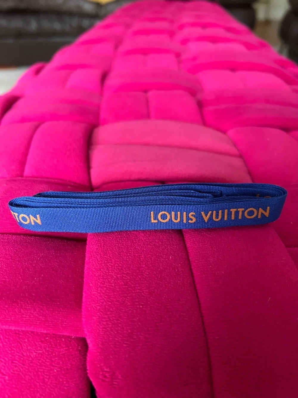 Louis Vuitton Ribbon - Picture 2 of 4